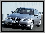 E60, BMW 5